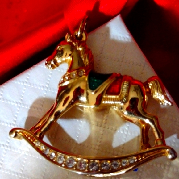 Savorski Jewelry - Swarovski Embellished Studded Crystals Red & Green Enamel 🐴🐎 Horse